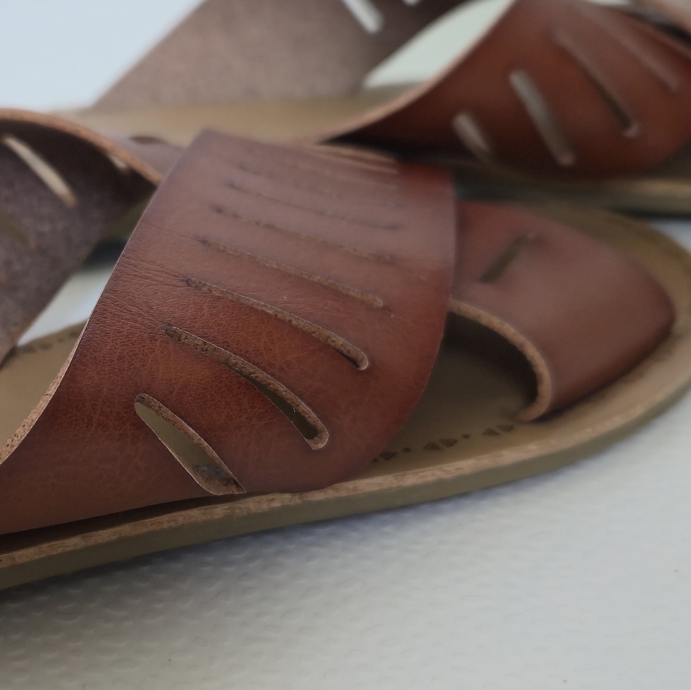 GAP Brown Sandals Criss-Cross Design Slip-On - Picture 3 of 10